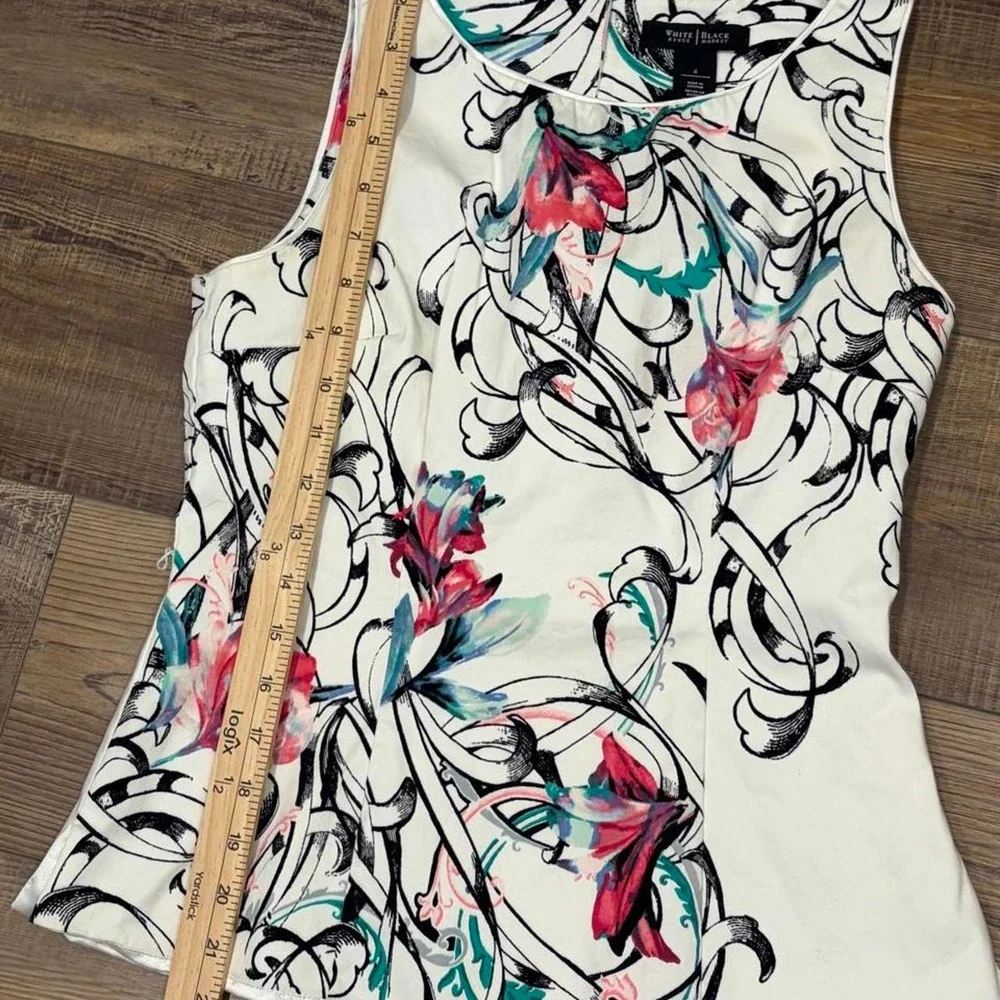White House Black Market white blouse black floral fitted sz 6